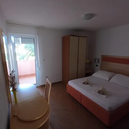 Apartmani Daniela Rab Town Buitenkant foto