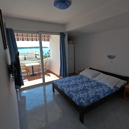 Apartmani Daniela Rab Town Buitenkant foto