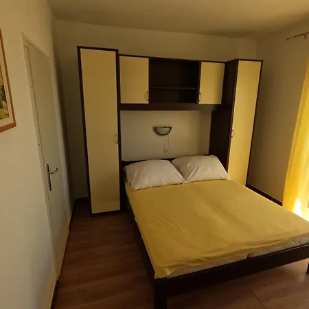 Apartmani Daniela Rab Town Buitenkant foto