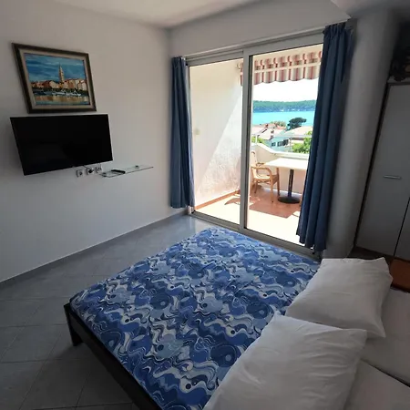 Apartmani Daniela Rab Town Buitenkant foto
